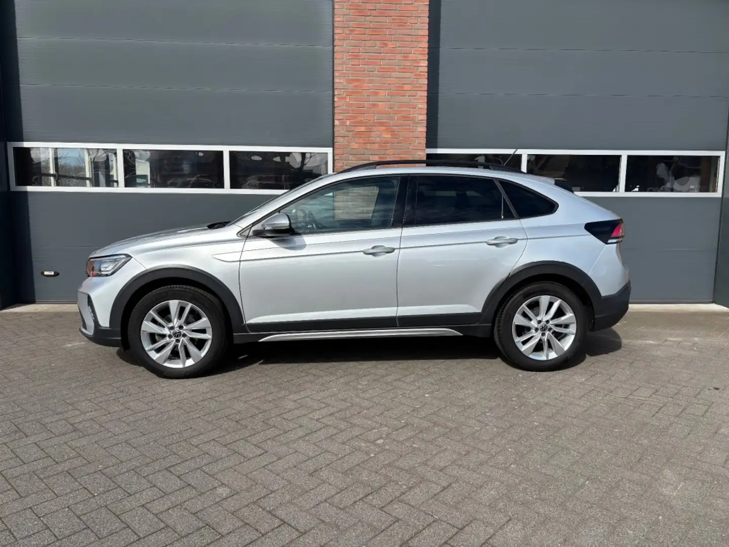 Volkswagen Taigo 1.0 TSI LIFE BNS Grijs - 2