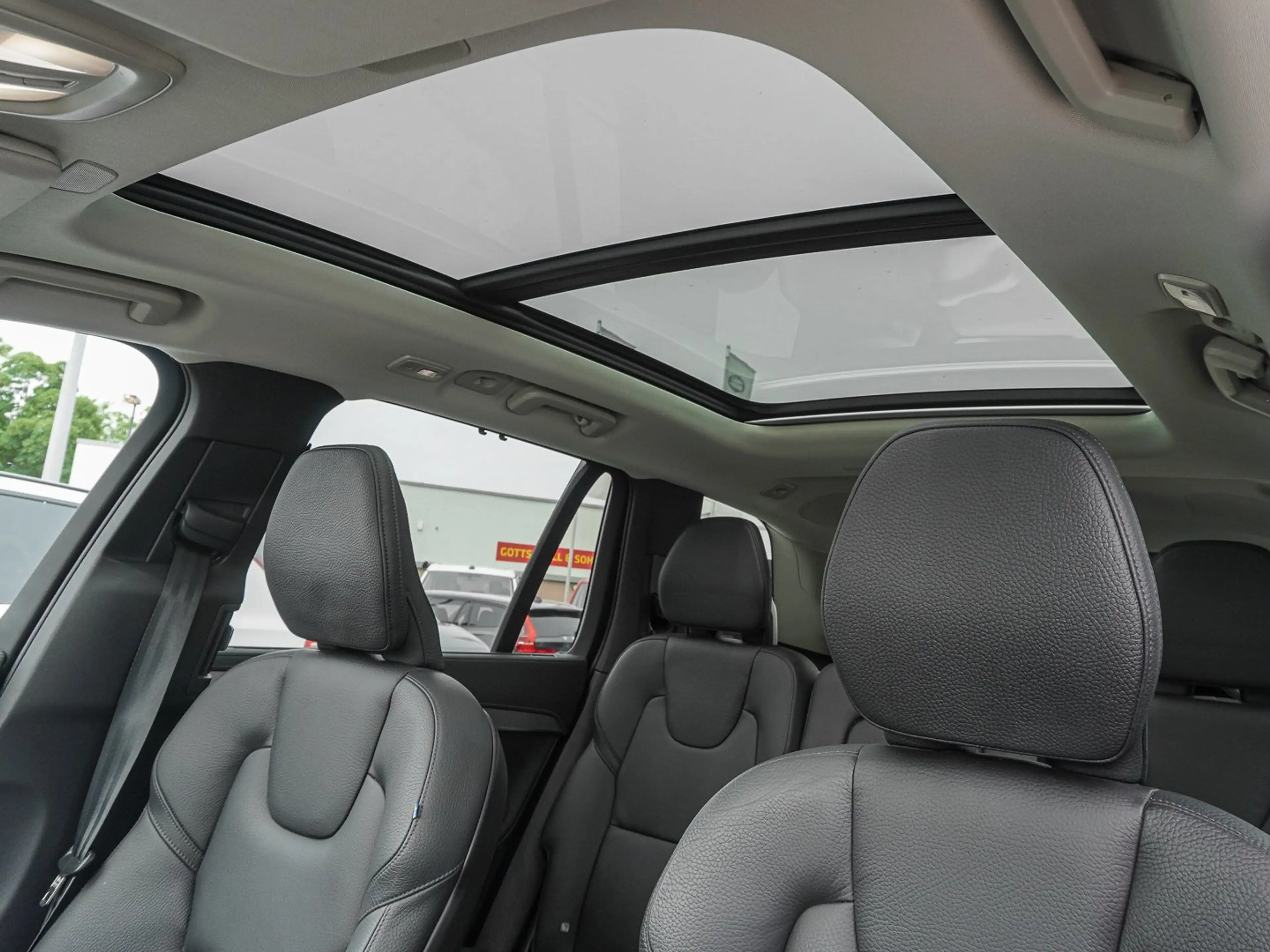 Volvo XC90 T8 AWD Plus Dark Plug-in Hybrid PANO AHK H&K — photo 8