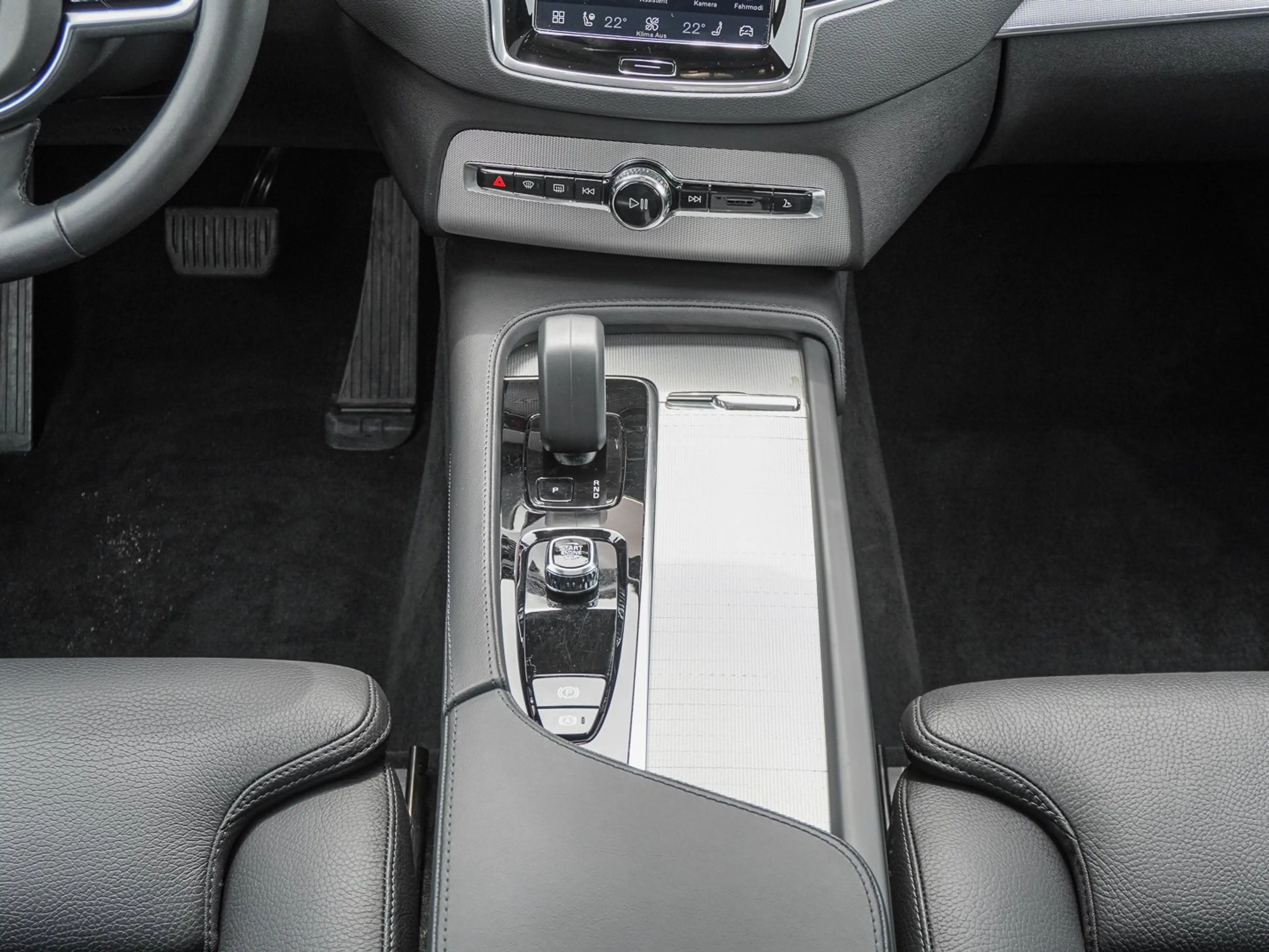 Volvo XC90 T8 AWD Plus Dark Plug-in Hybrid PANO AHK H&K — photo 14