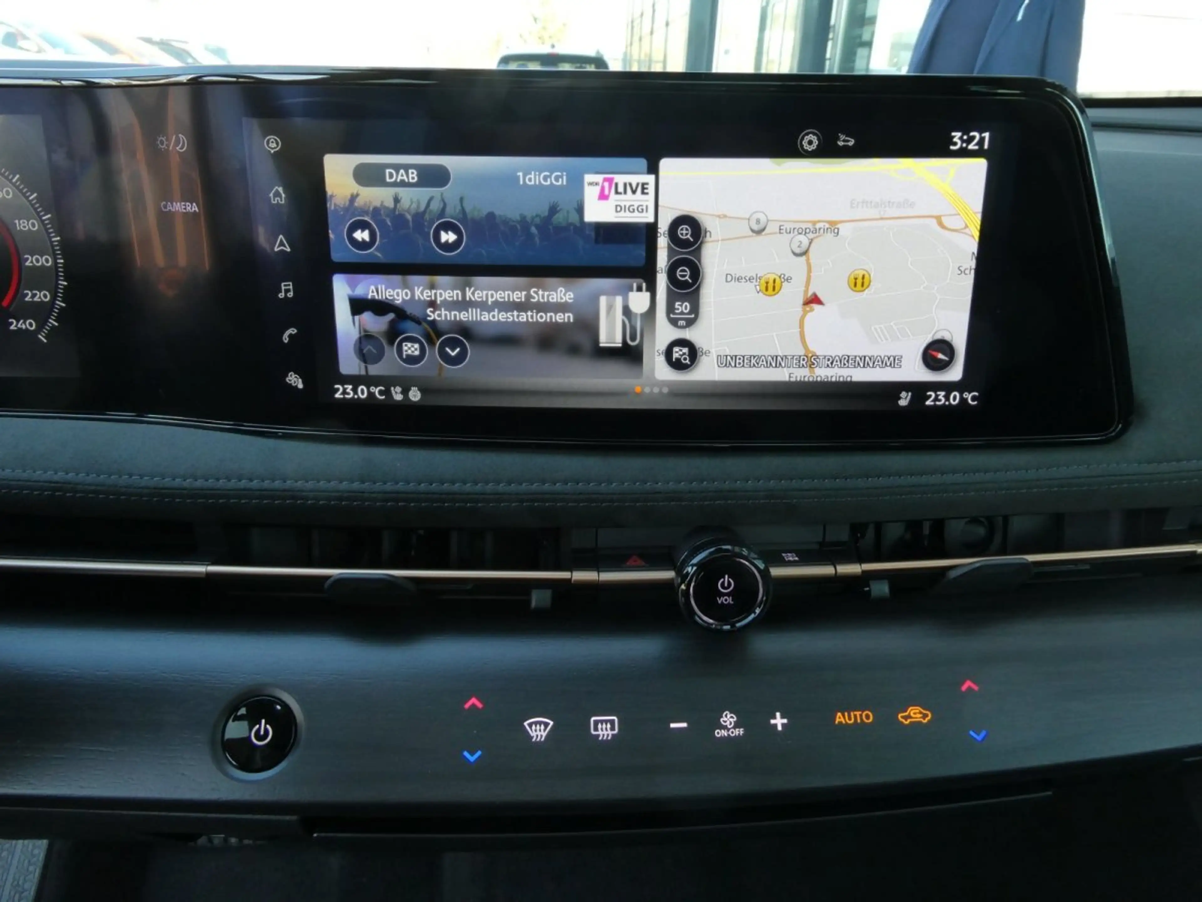 Nissan Ariya Evolve Pack 87kWh*Leder*Pano*Tech Pack* — photo 9