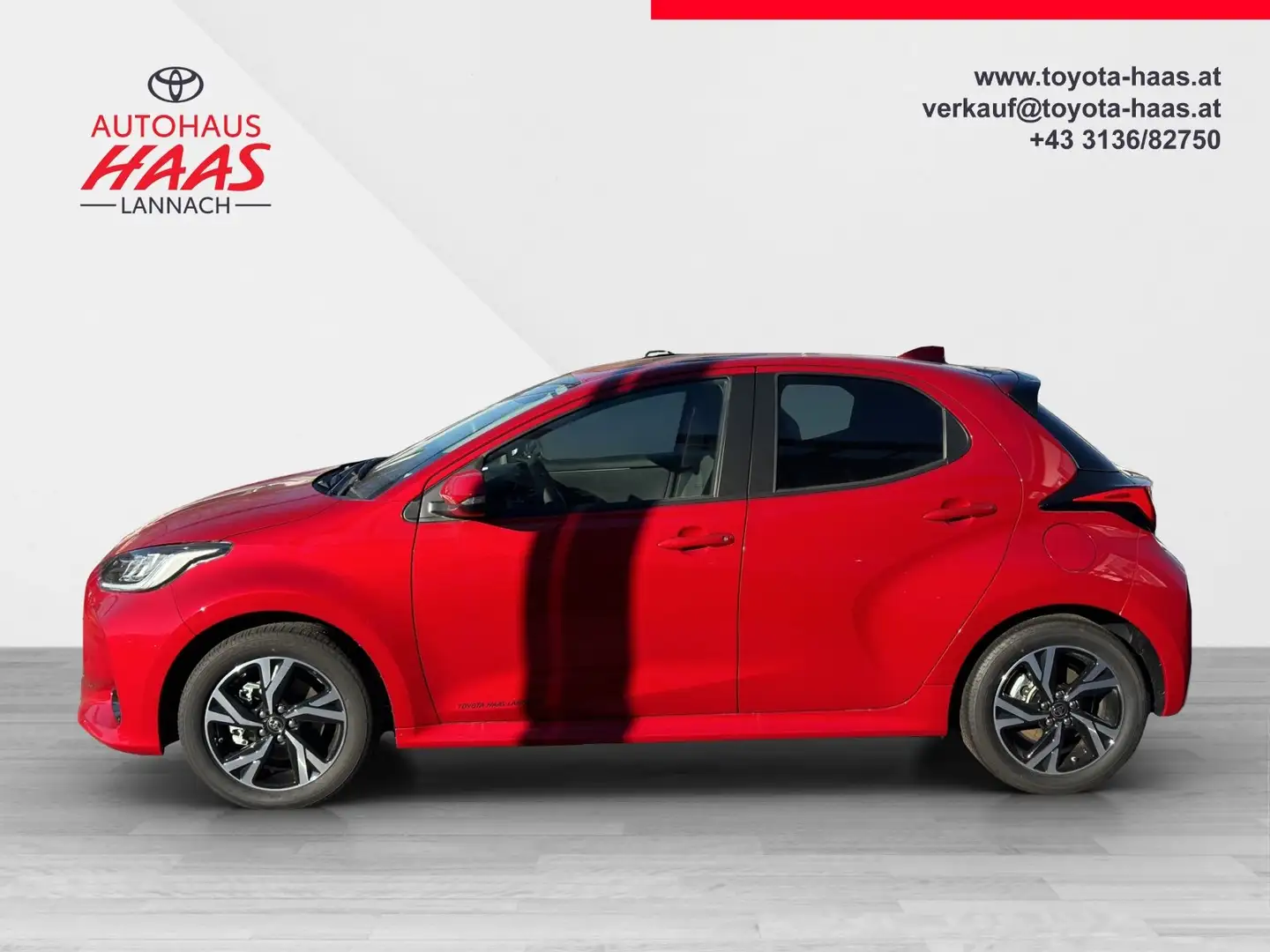 Toyota Yaris 1,5 Hybrid Active Drive Rood - 2