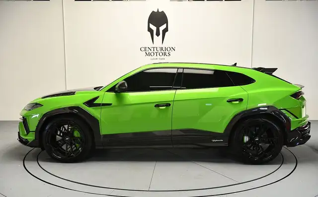 Lamborghini Urus view 6