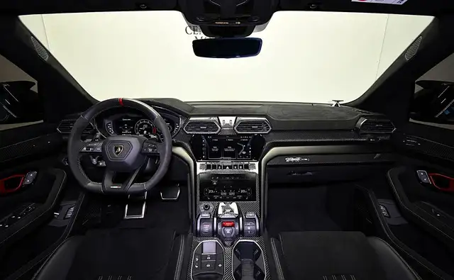Lamborghini Urus view 10