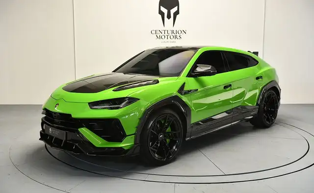 2023 Lamborghini Urus in Green for sale
