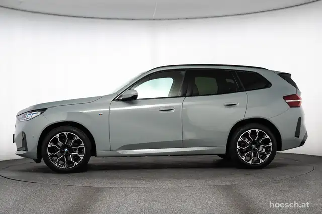 BMW X3 view 3
