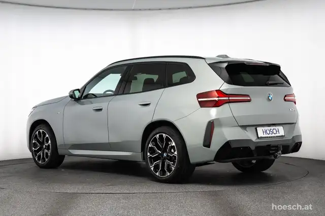 BMW X3 view 4