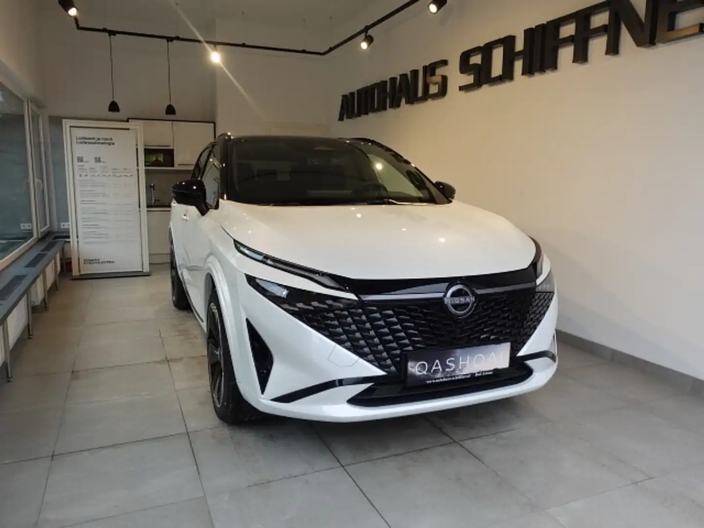 Nissan Qashqai 1,3 DIG-T MHEV 4x4 N-Design Xtronic Weiß - 2