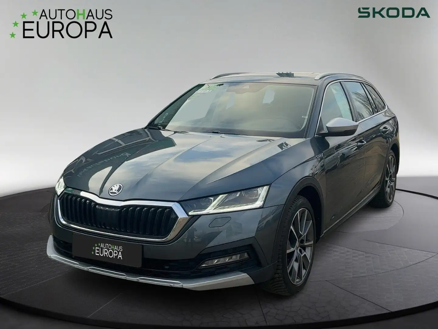 Skoda Octavia Combi 2.0 TDI DSG Scout ACC HUD Kam Matrix LHZ SHZ Grau - 1