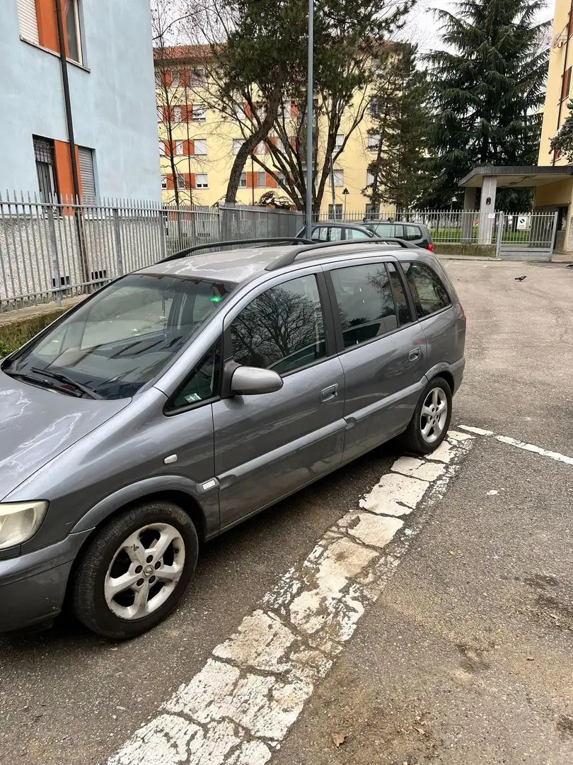 Opel Zafira 1.8 16v Elegance FL - 1