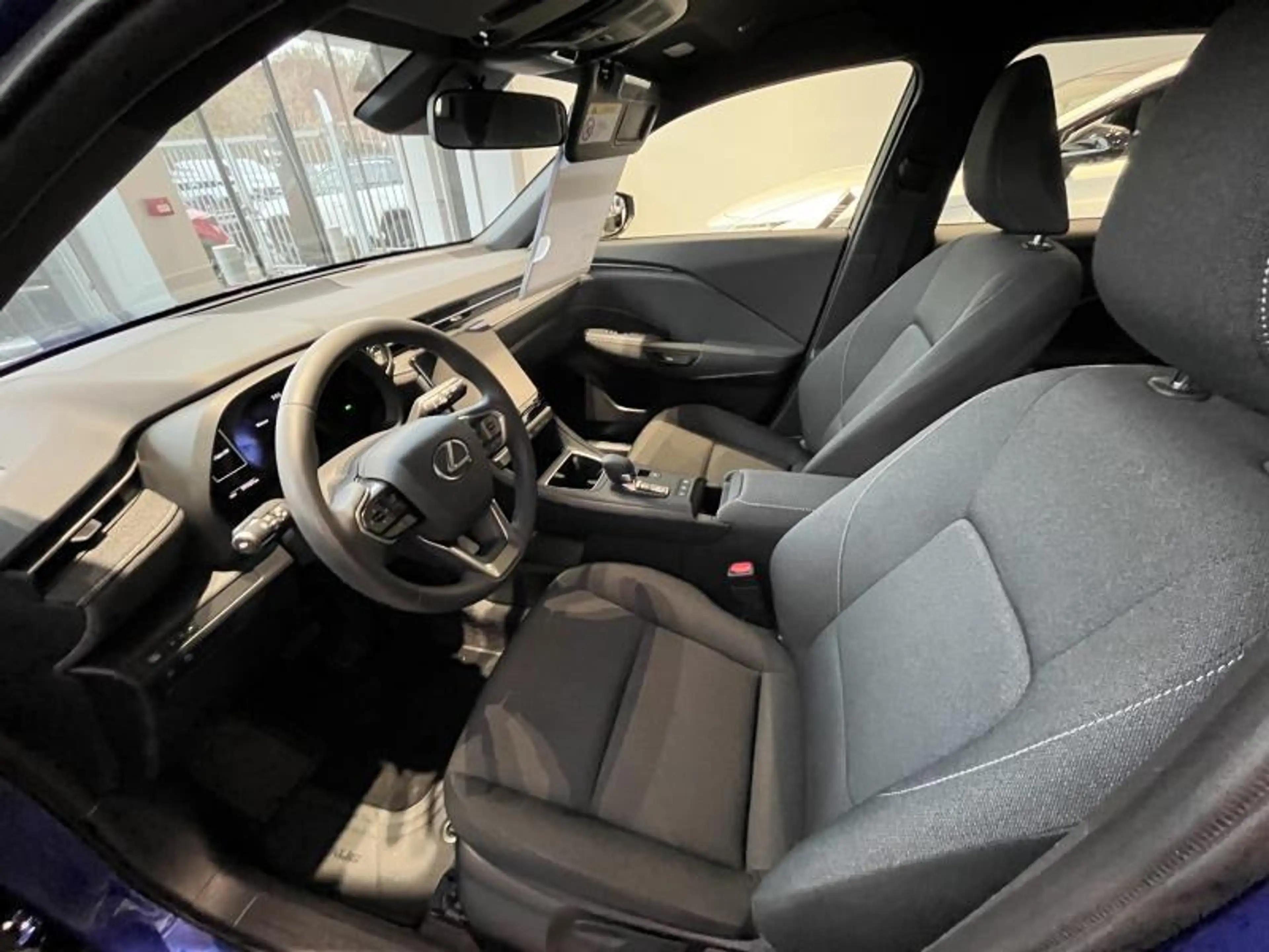 Lexus LBX 1.5 Hybrid CVT 5d 67kW — photo 7