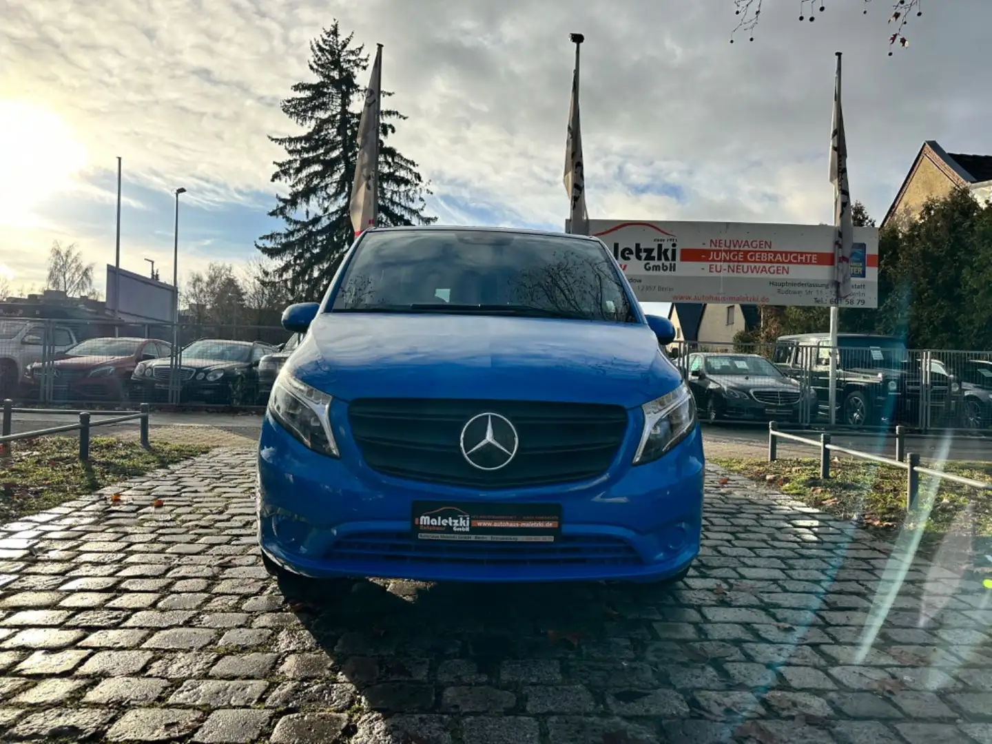 Mercedes-Benz Vito 124 CDI Kompakt 4x4 Mixto*2xEl.Tür*LED*VOLL Niebieski - 2