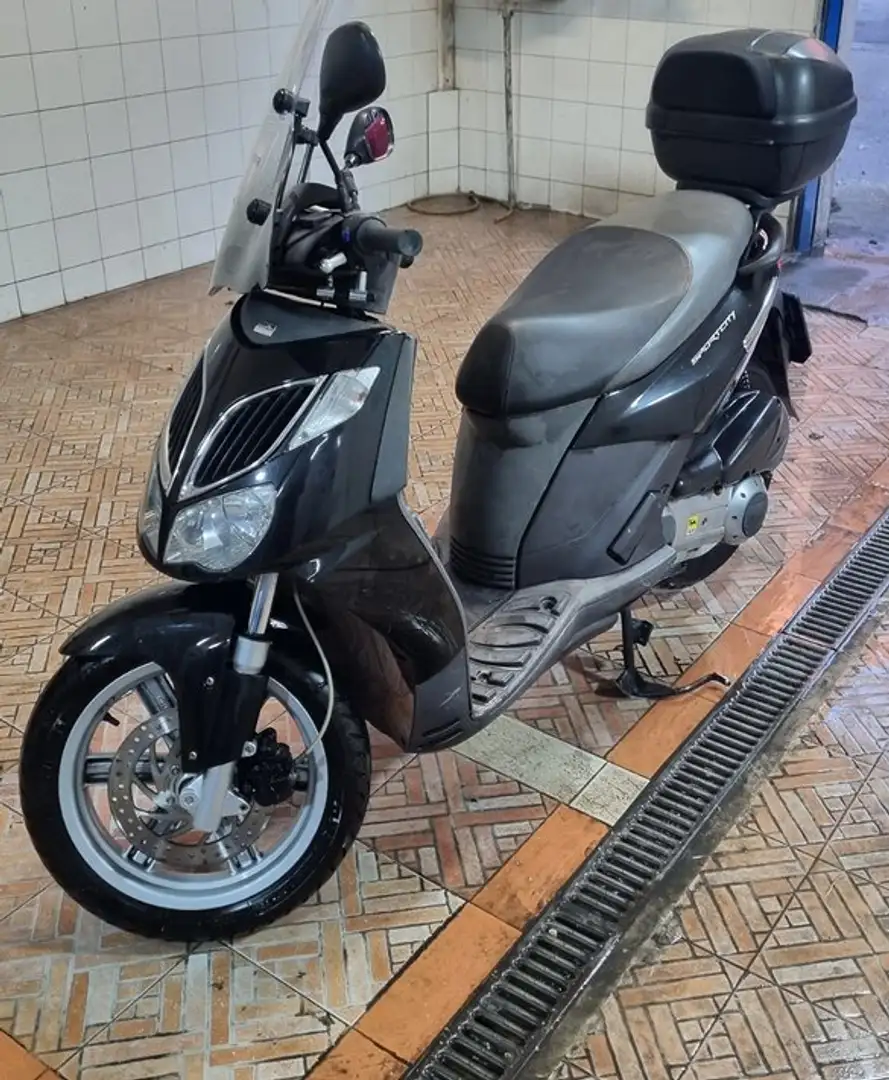 Aprilia Sportcity 200 Zwart - 1