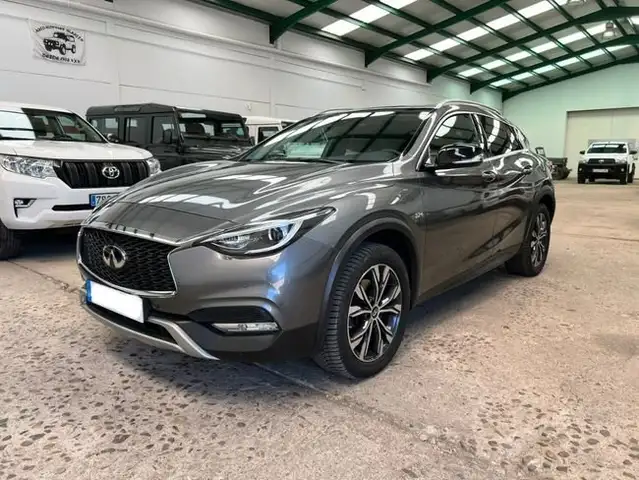 Infiniti Q30 2.2d Premium Tech 7DCT