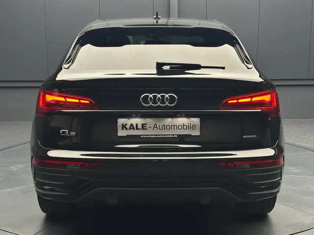 Audi Q5 view 4