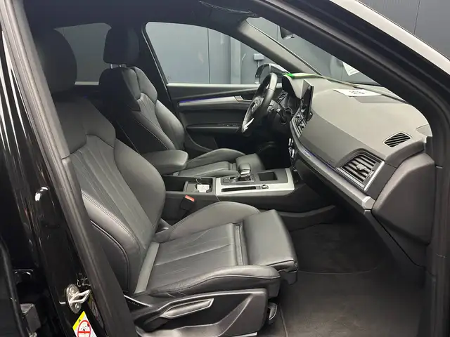 Audi Q5 view 9