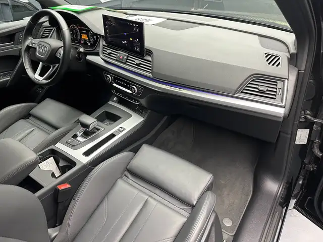 Audi Q5 view 10