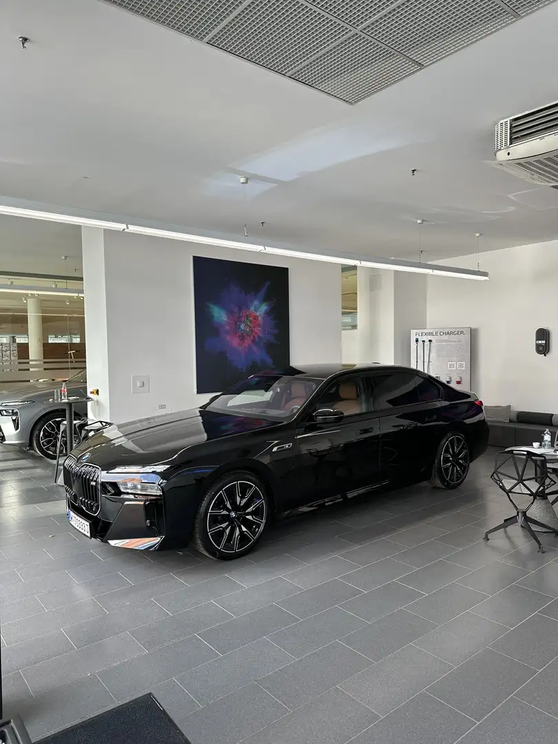 BMW 760 M760 e xDrive VOLL Bowers Wilk TV Executive Lounge Schwarz - 2