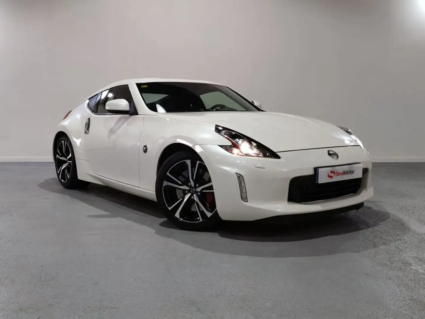 Nissan 370Z 3.7 GT Aut. 328 Bílá - 1
