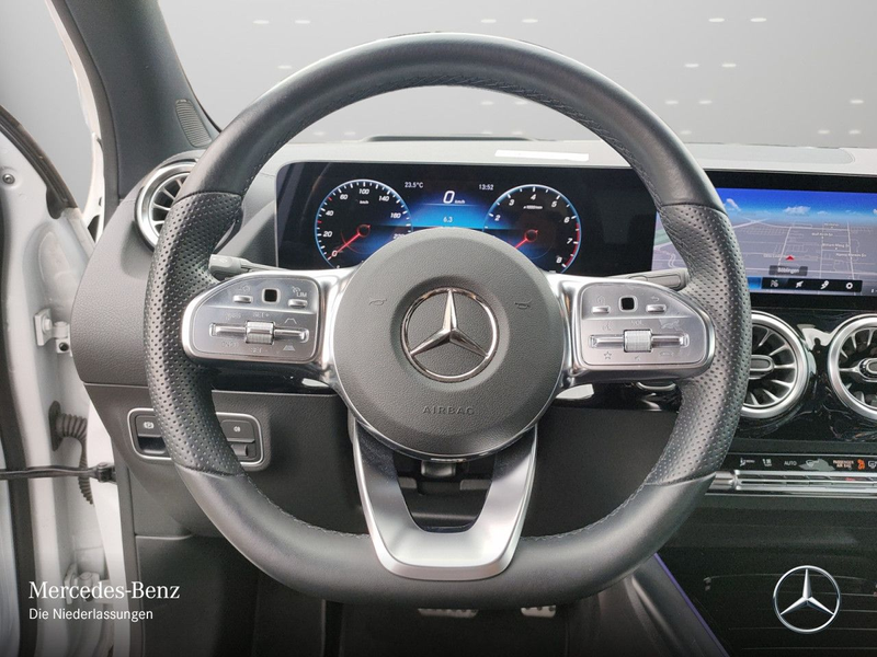Mercedes-Benz GLA 250 4M AMG+PANO+360°+AHK+MULTIBEAM+STHZG+HUD — photo 14