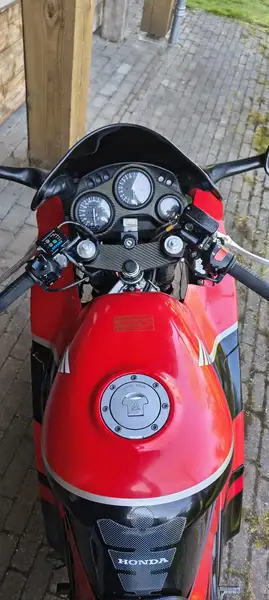 Honda CBR 600 RR - foto 4