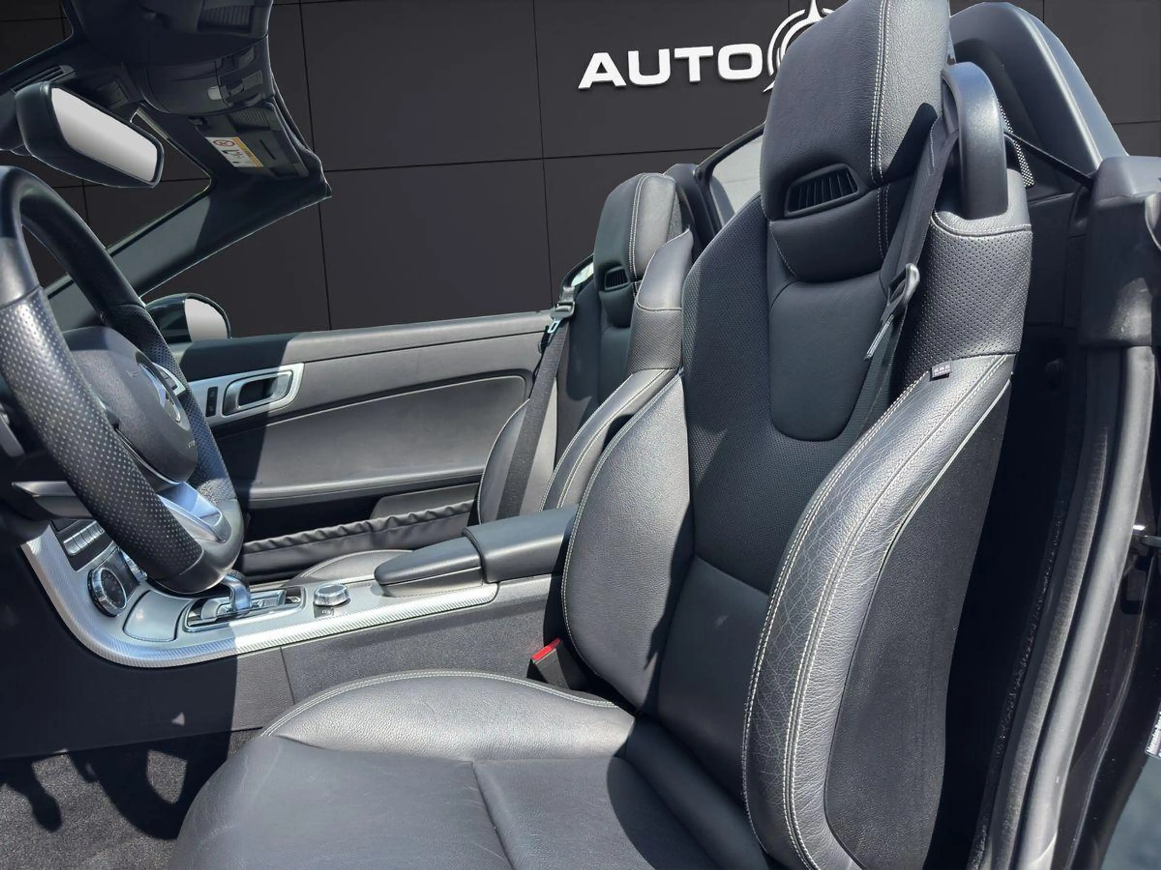 Mercedes-Benz SLC 200 Airscarf Led Navi Pano.-Variodach — photo 15