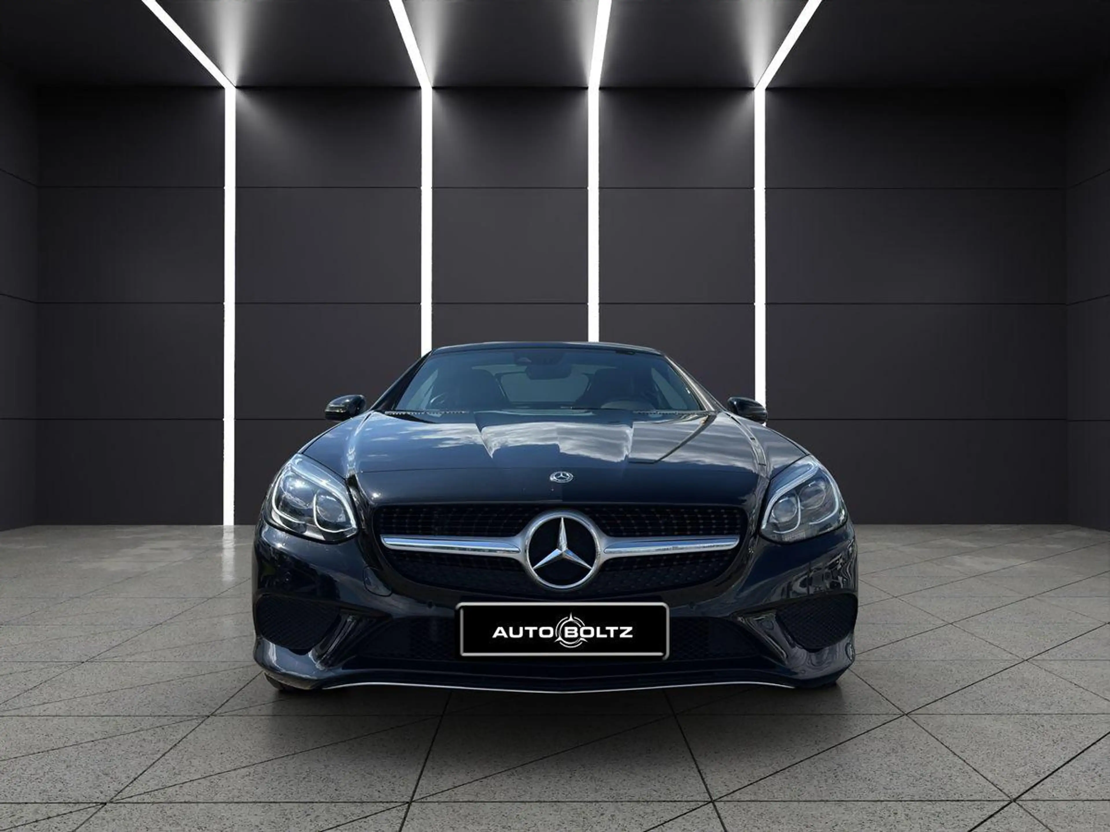 Mercedes-Benz SLC 200 Airscarf Led Navi Pano.-Variodach — photo 2