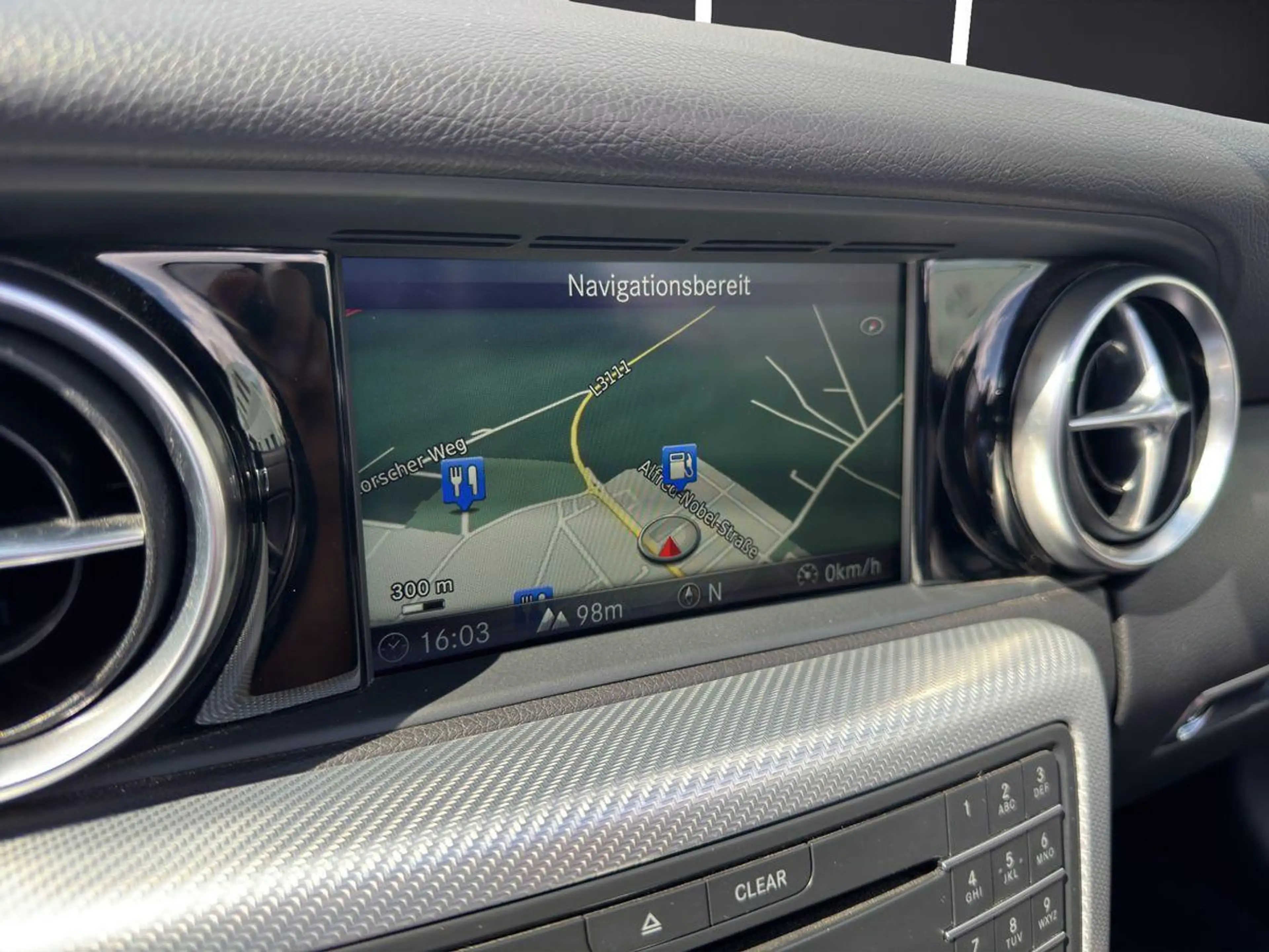Mercedes-Benz SLC 200 Airscarf Led Navi Pano.-Variodach — photo 13