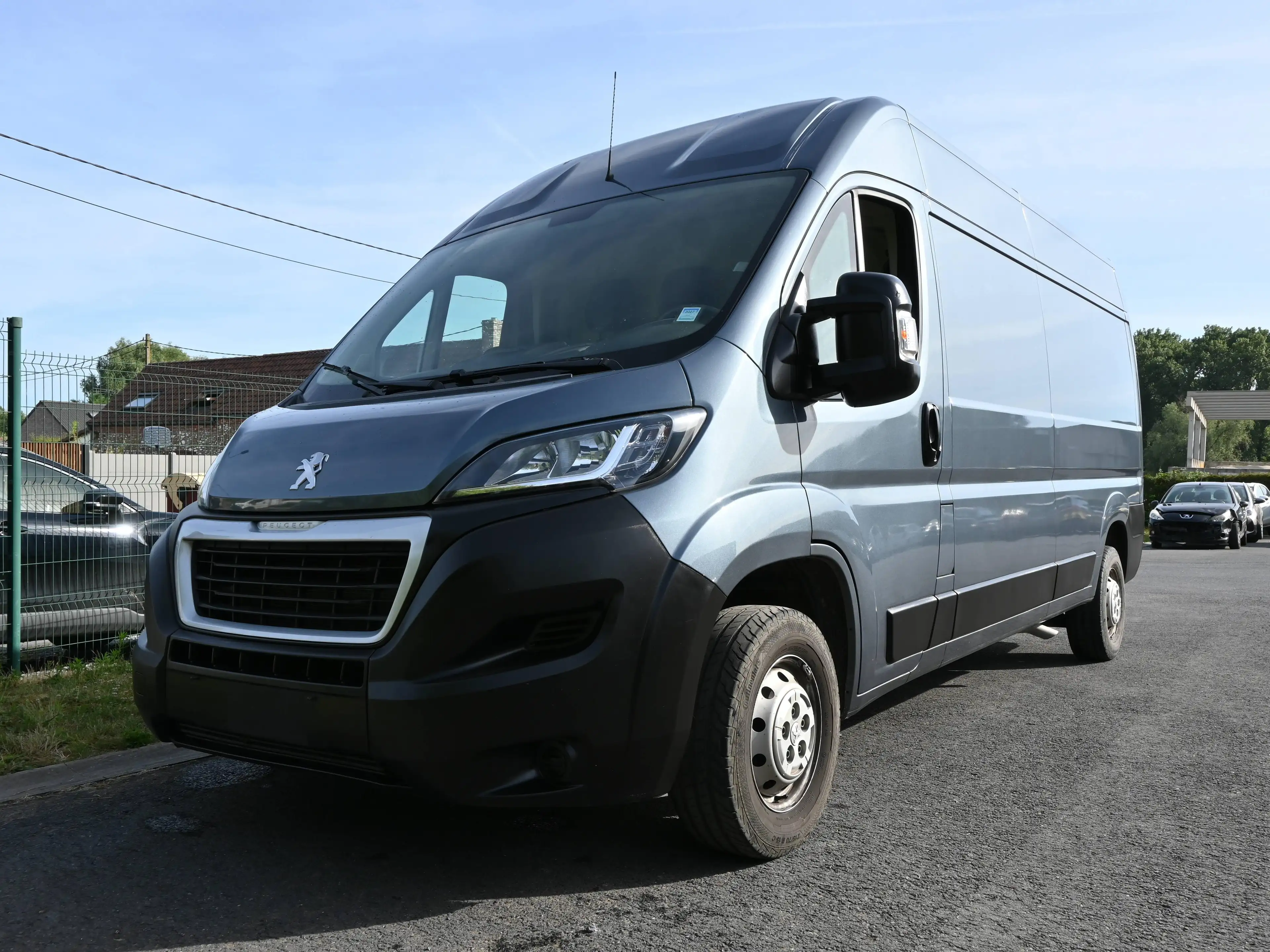Peugeot Boxer 2.2 BlueHDi L2H2 Premium S/S — photo 2