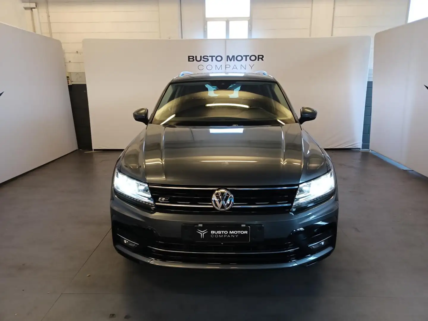 Volkswagen Tiguan 1.5 TSI Sport ACT BlueMotion Technology Gris - 2