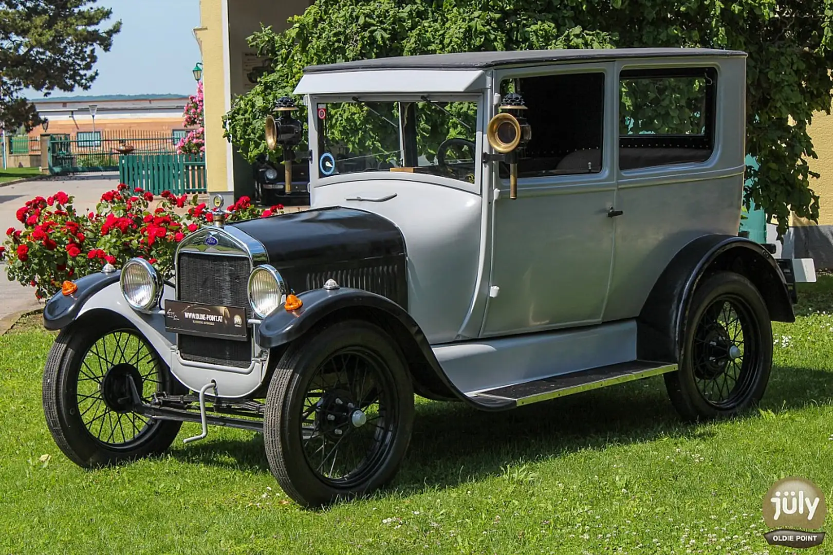 Ford Ford T Tudor Sedan Grey - 2