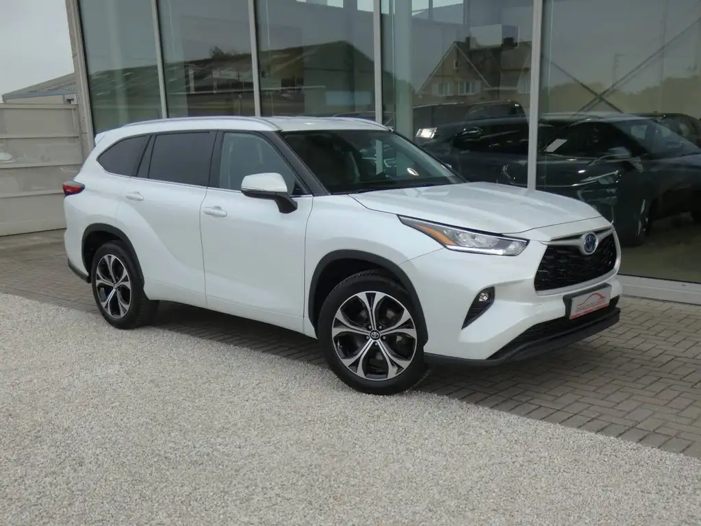 Toyota Highlander 2023 из Европы — купить под ключ