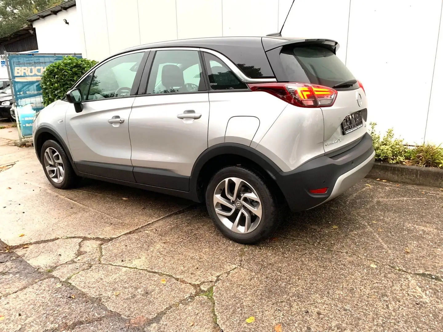 Opel Crossland X Innovation 1.Hd. wie neu Garantie Silber - 2