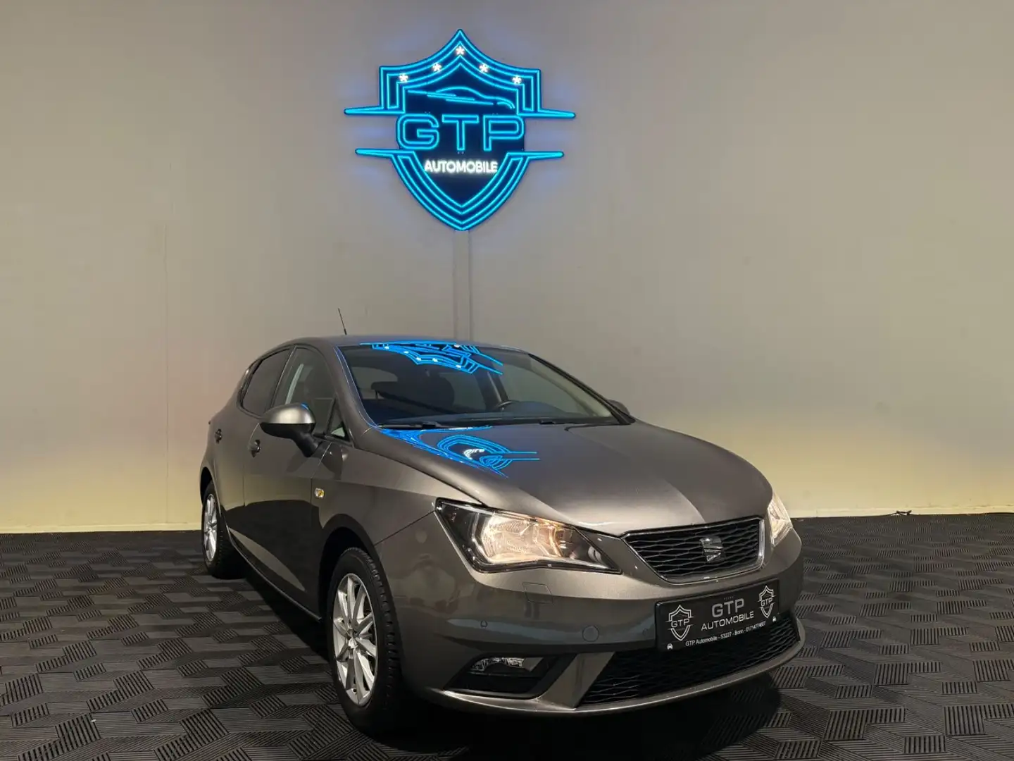 SEAT Ibiza Style Grau - 2