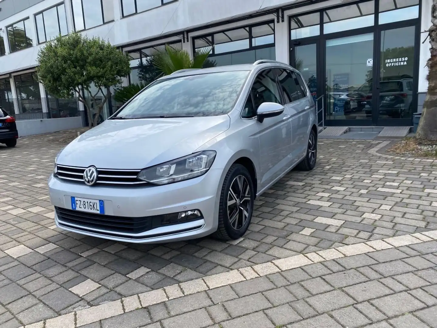 Volkswagen Touran Touran 2.0 tdi Executive dsg Gris - 2