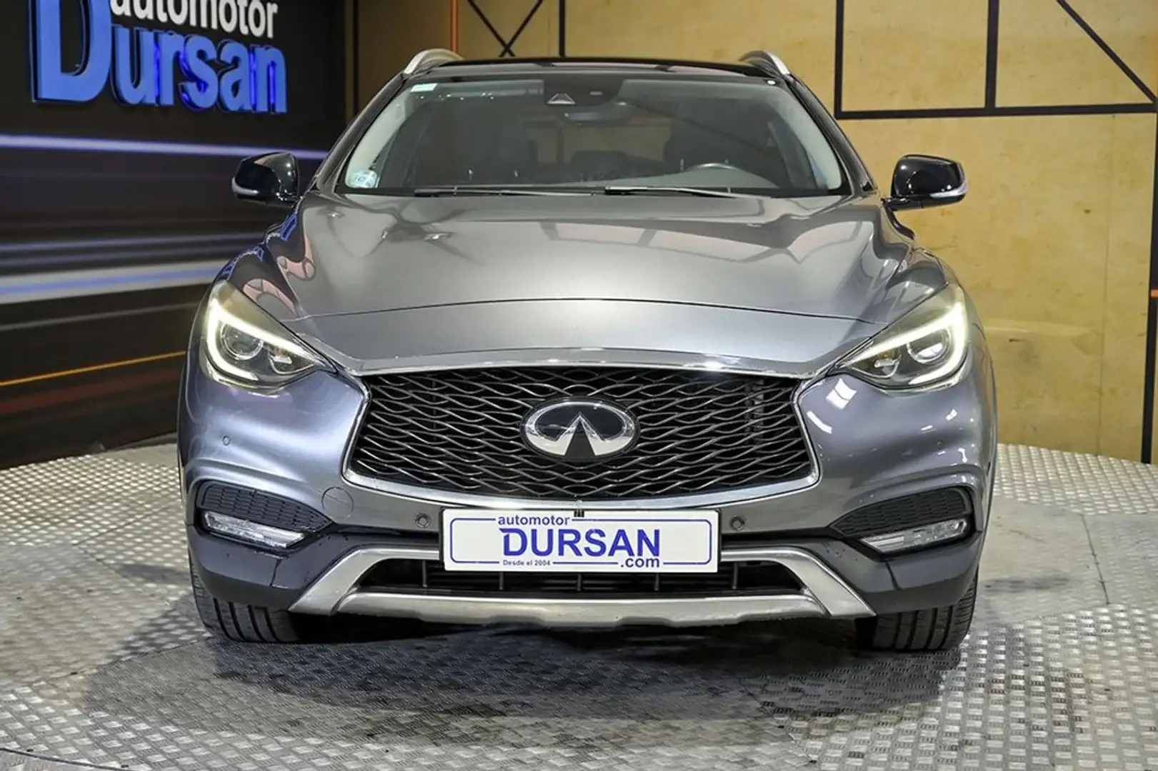 Infiniti QX30 2.2d Premium Tech AWD 7DCT Gris - 2