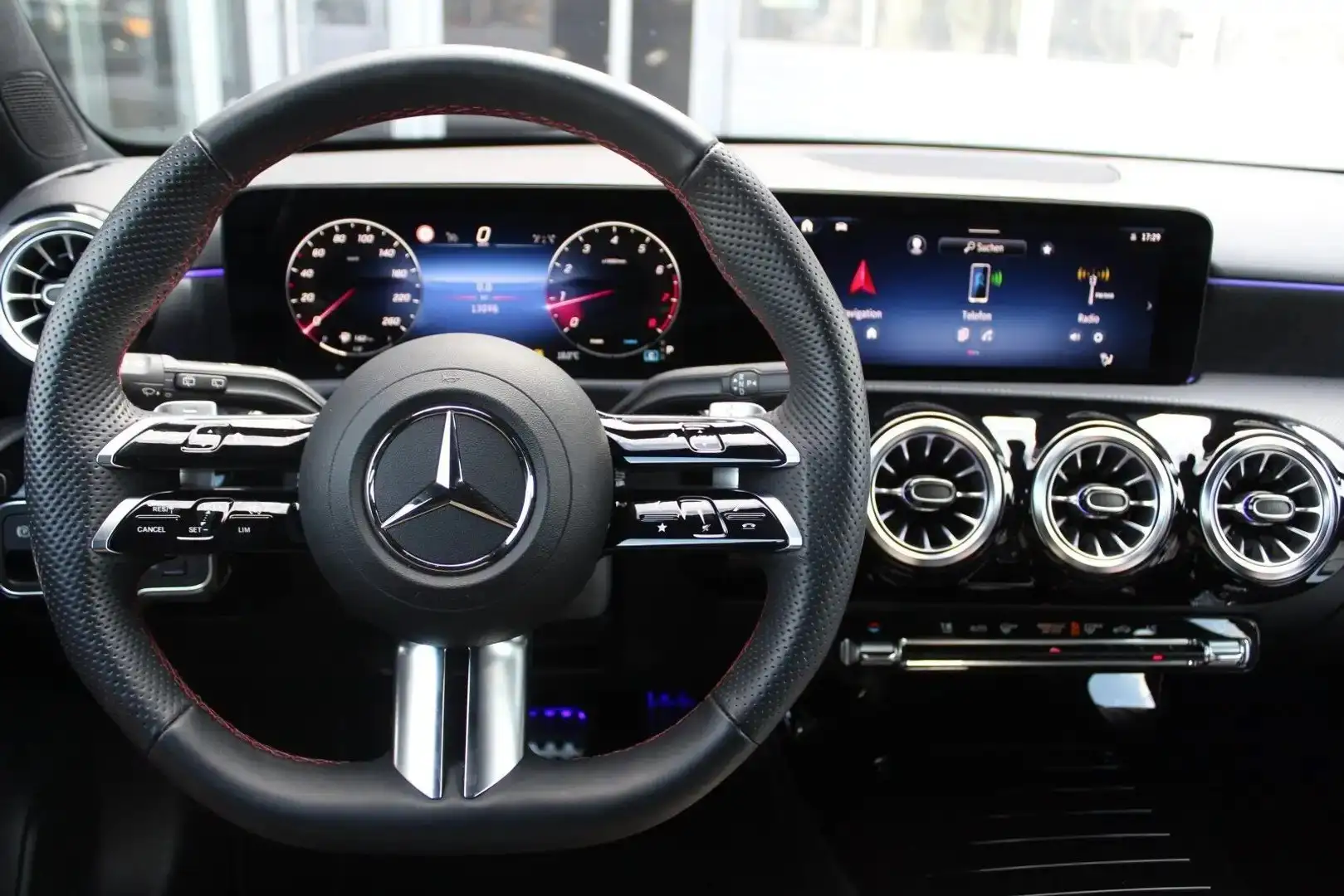 Mercedes-Benz A 200 d AMG LED-VIRTUAL-AUTO-MISTO PELLE Nero - 2