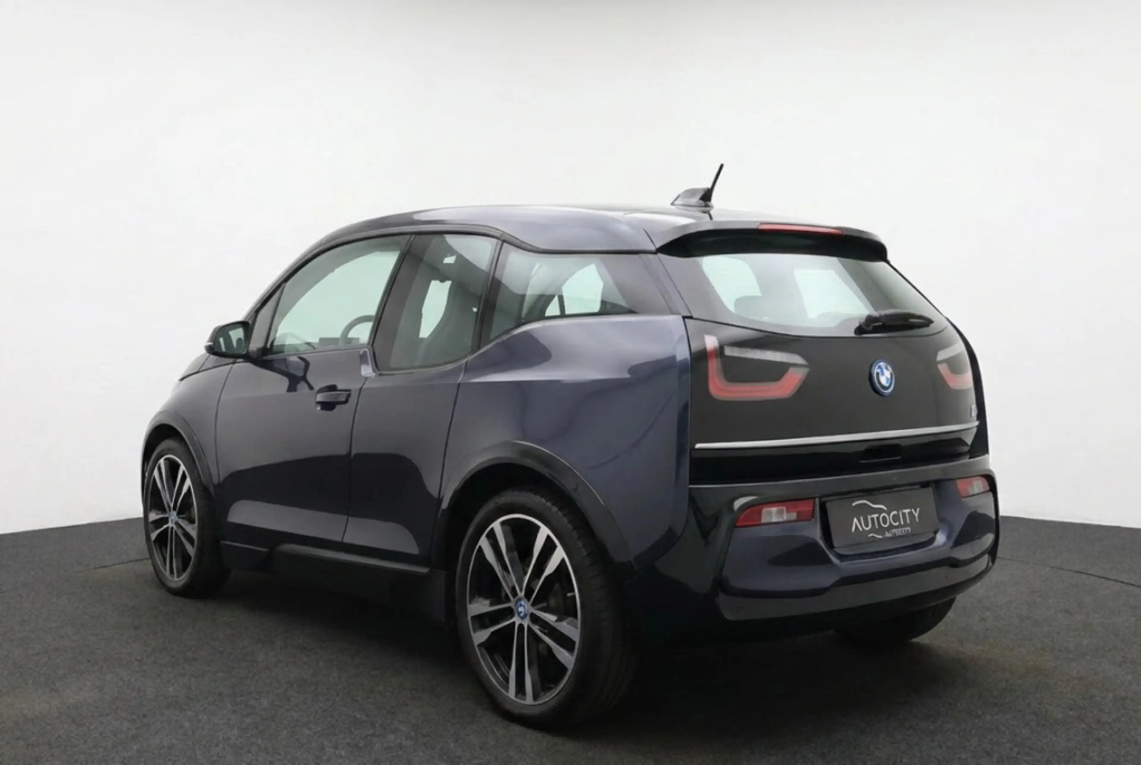 BMW i3 S 184PK Schuifdak | H&K | Warmtepomp | 20" LM | St — photo 3