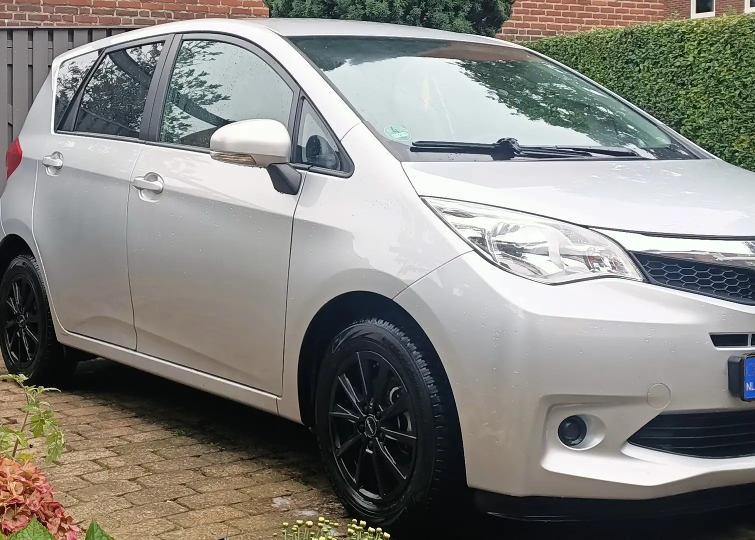 Subaru Trezia Luxury - 1