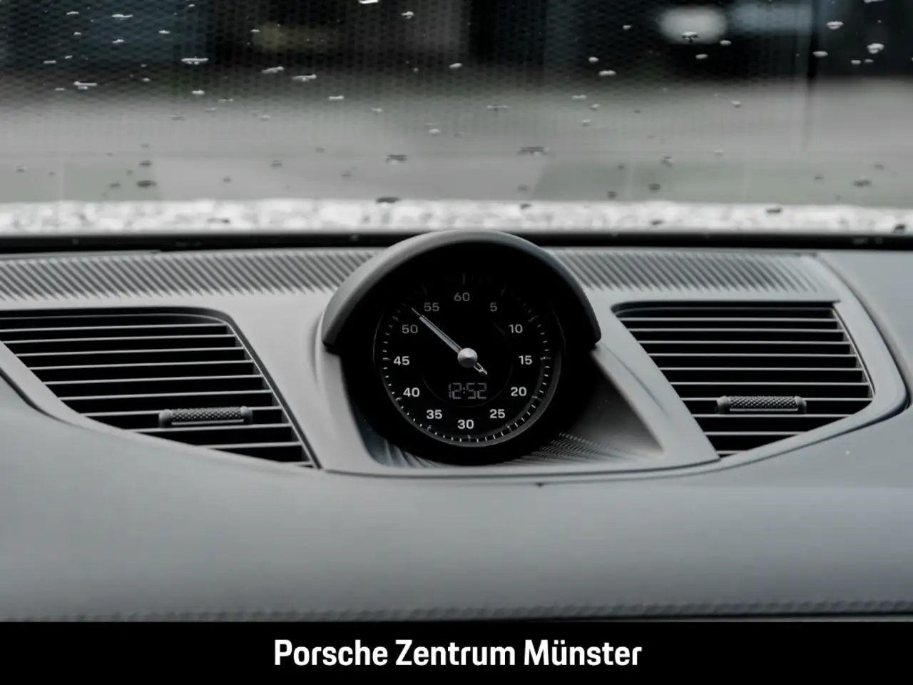 Porsche Panamera 4 E-Hybrid InnoDrive HA-Lenkung Head-Up 10