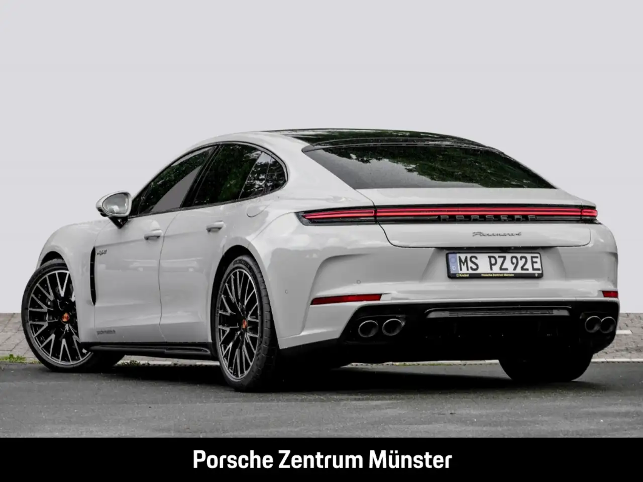 Porsche Panamera 4 E-Hybrid InnoDrive HA-Lenkung Head-Up 3