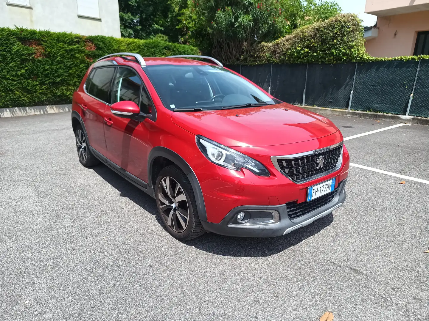 Peugeot 2008 Allure Rosso - 1