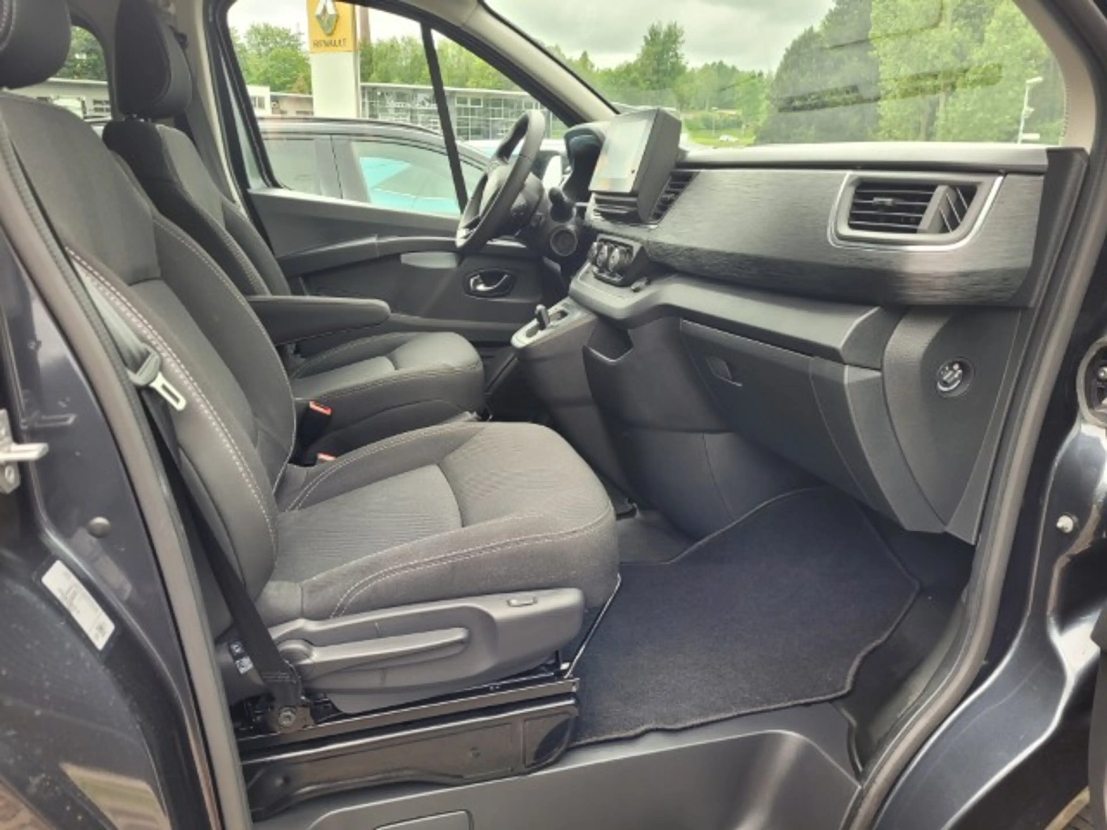 Renault Trafic PKW 8-Sitzer Grand Evolution Blue dCi 150 Automatik — photo 14