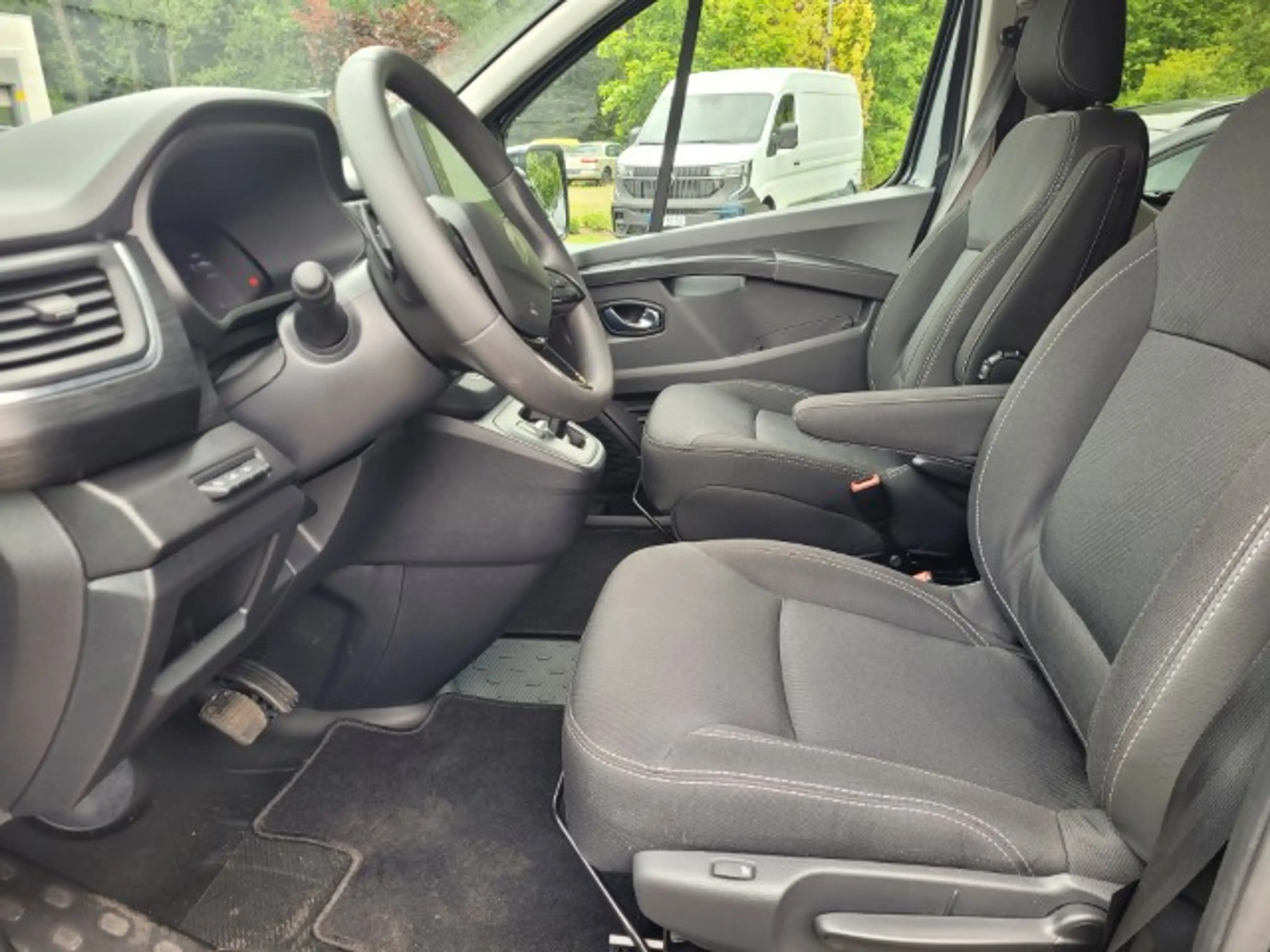 Renault Trafic PKW 8-Sitzer Grand Evolution Blue dCi 150 Automatik — photo 3