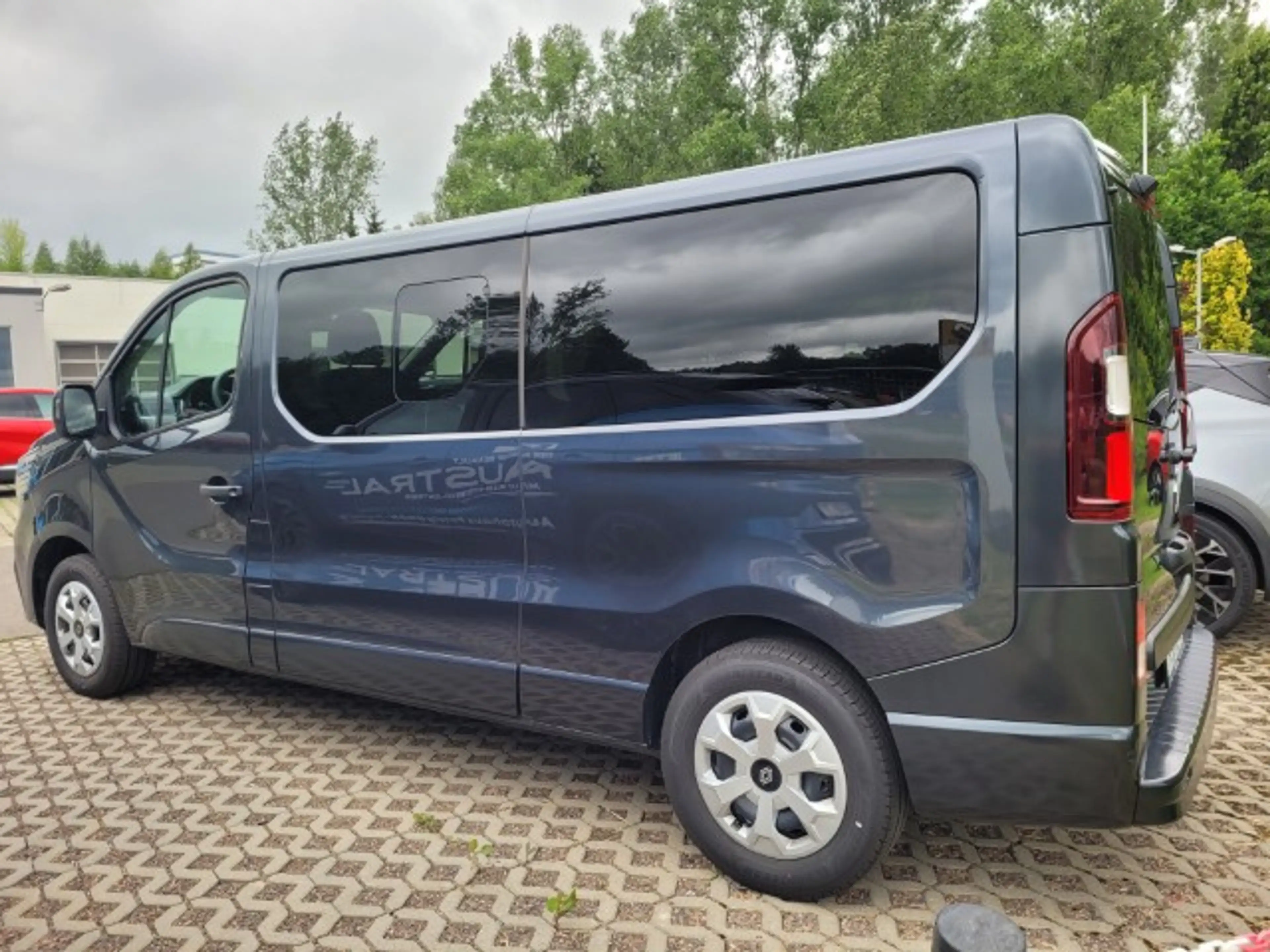 Renault Trafic PKW 8-Sitzer Grand Evolution Blue dCi 150 Automatik — photo 7