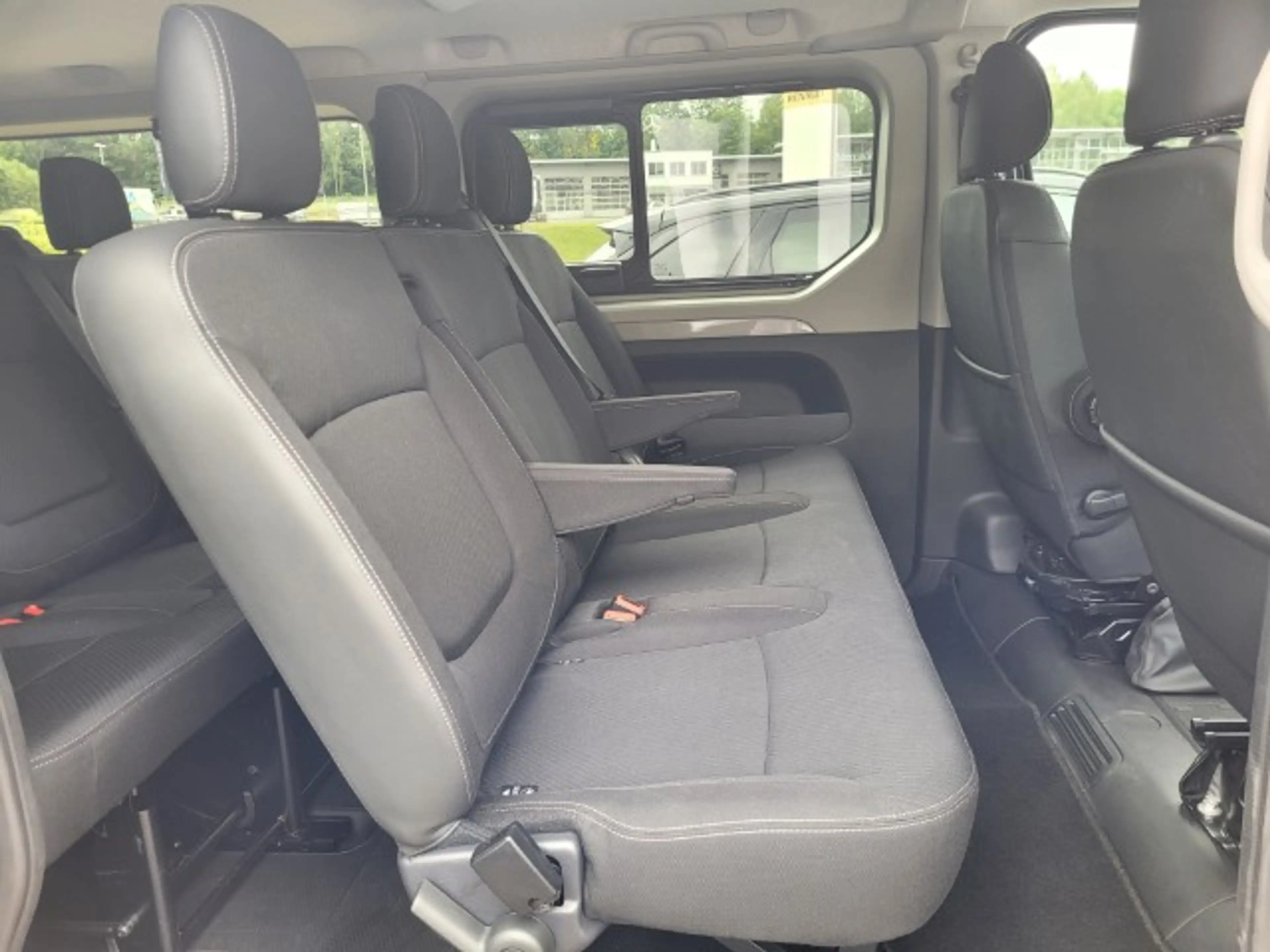 Renault Trafic PKW 8-Sitzer Grand Evolution Blue dCi 150 Automatik — photo 13