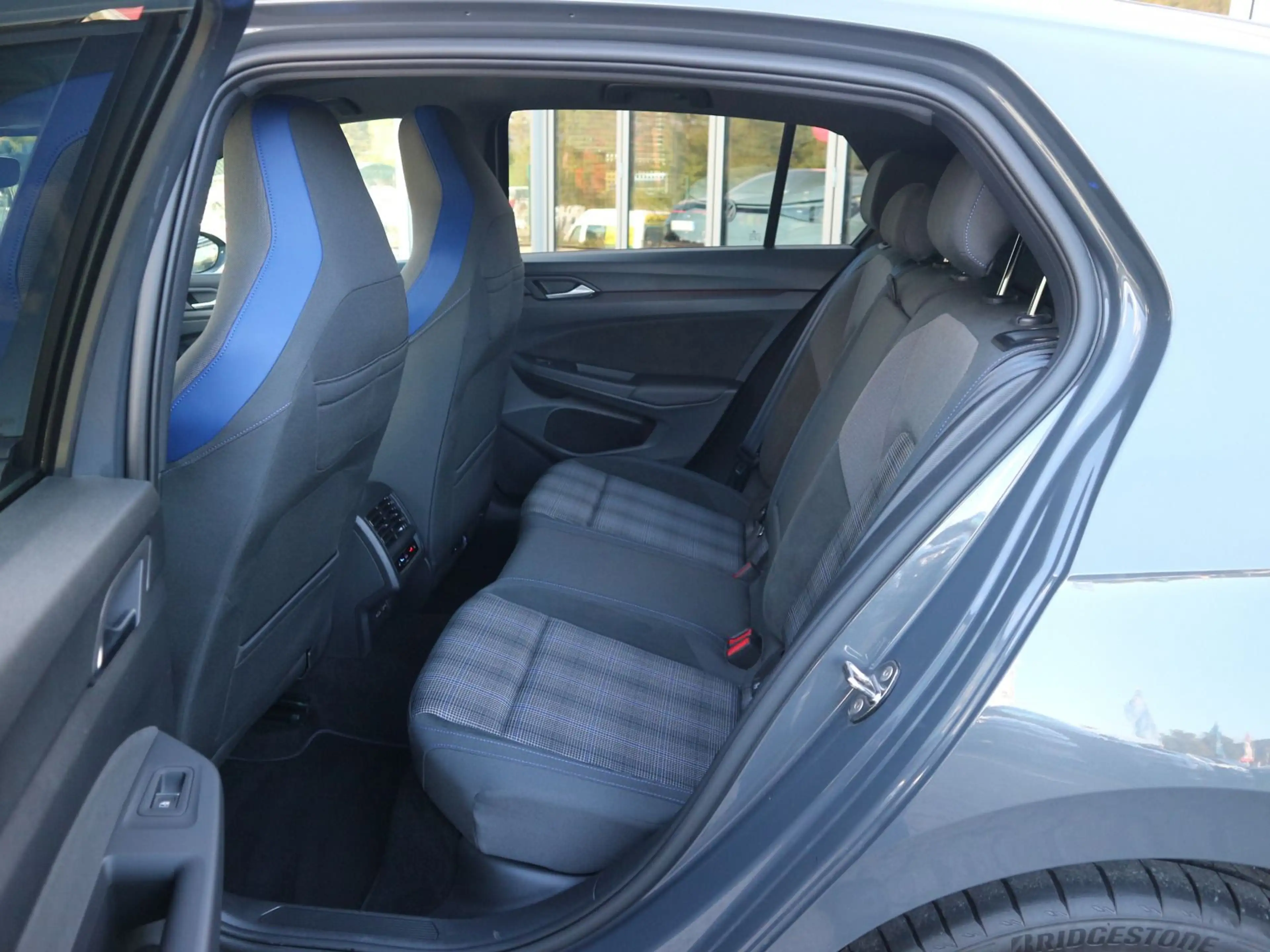 Volkswagen Golf GTE GTE 1.4 eHybrid DSG PANO ACC RFK BLACK — photo 12
