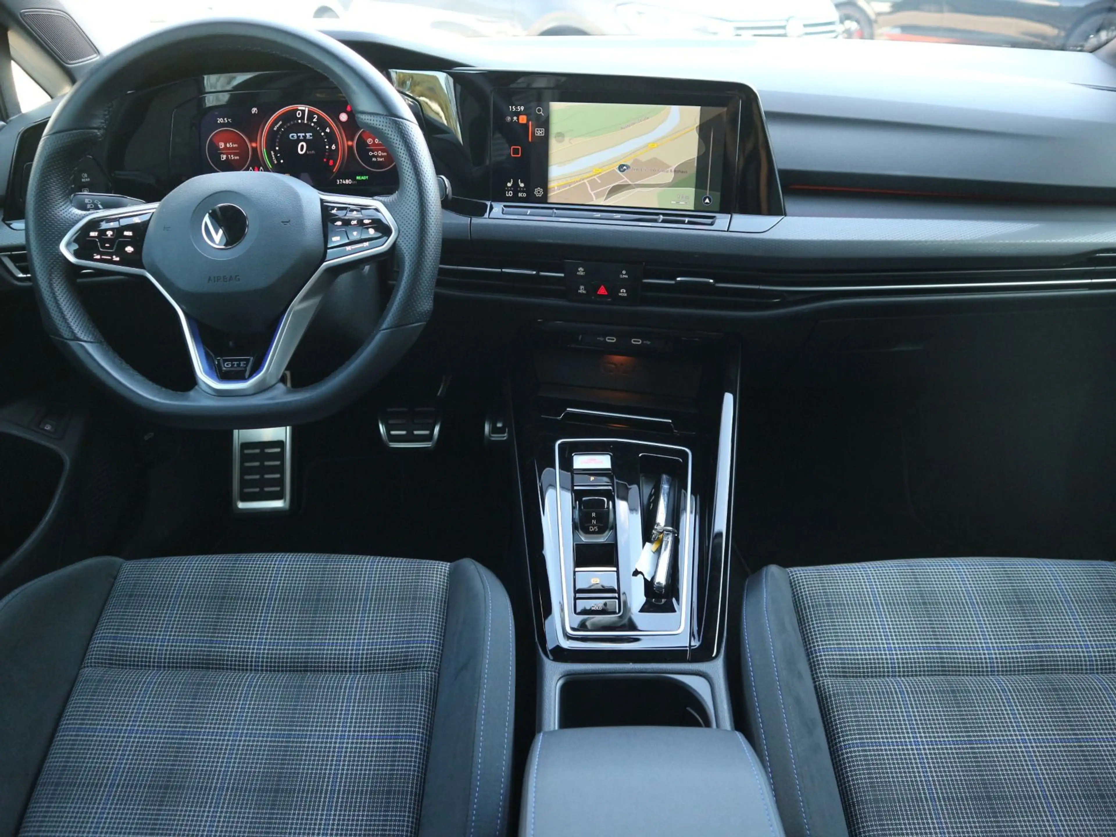 Volkswagen Golf GTE GTE 1.4 eHybrid DSG PANO ACC RFK BLACK — photo 8