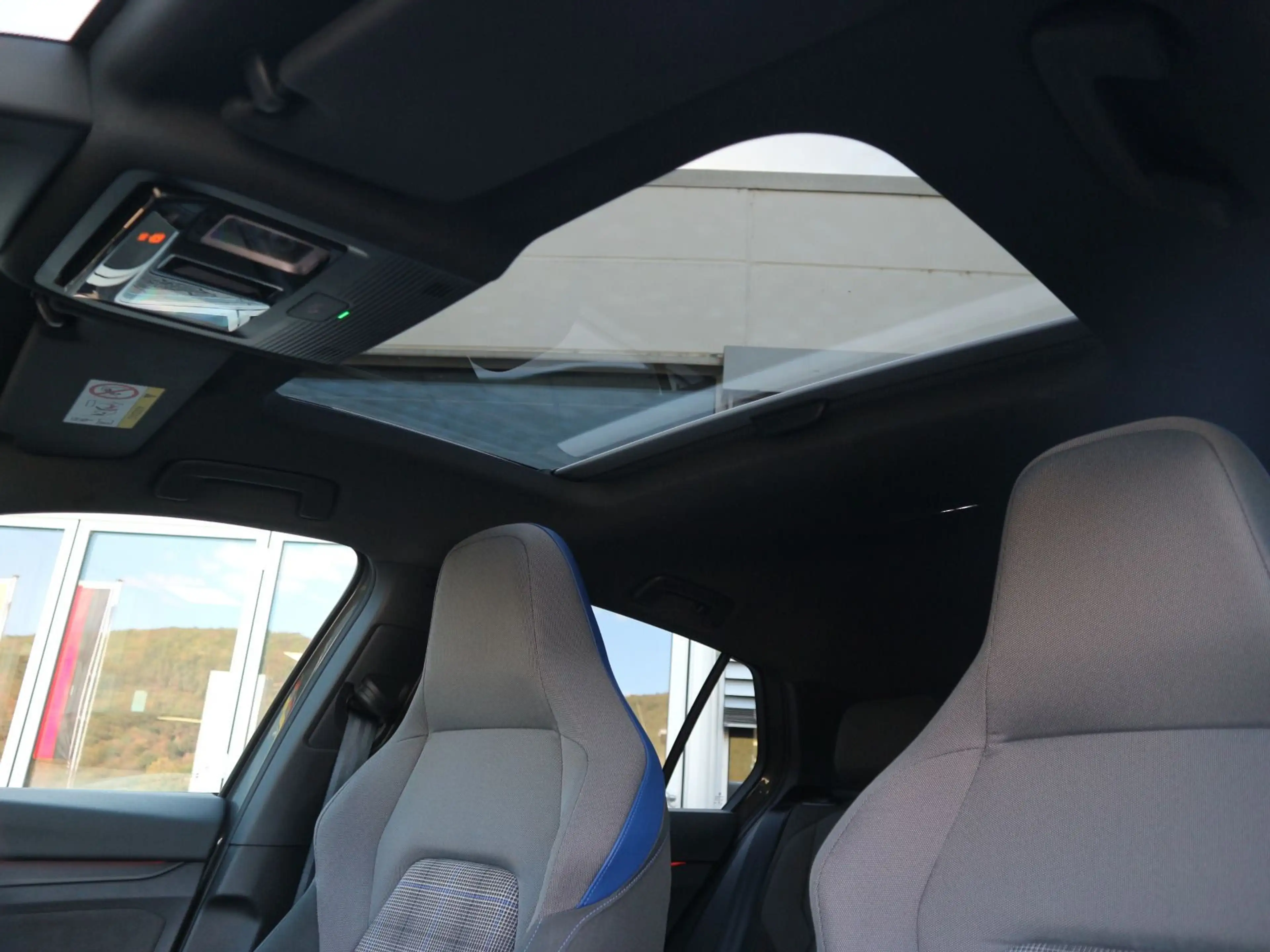 Volkswagen Golf GTE GTE 1.4 eHybrid DSG PANO ACC RFK BLACK — photo 13