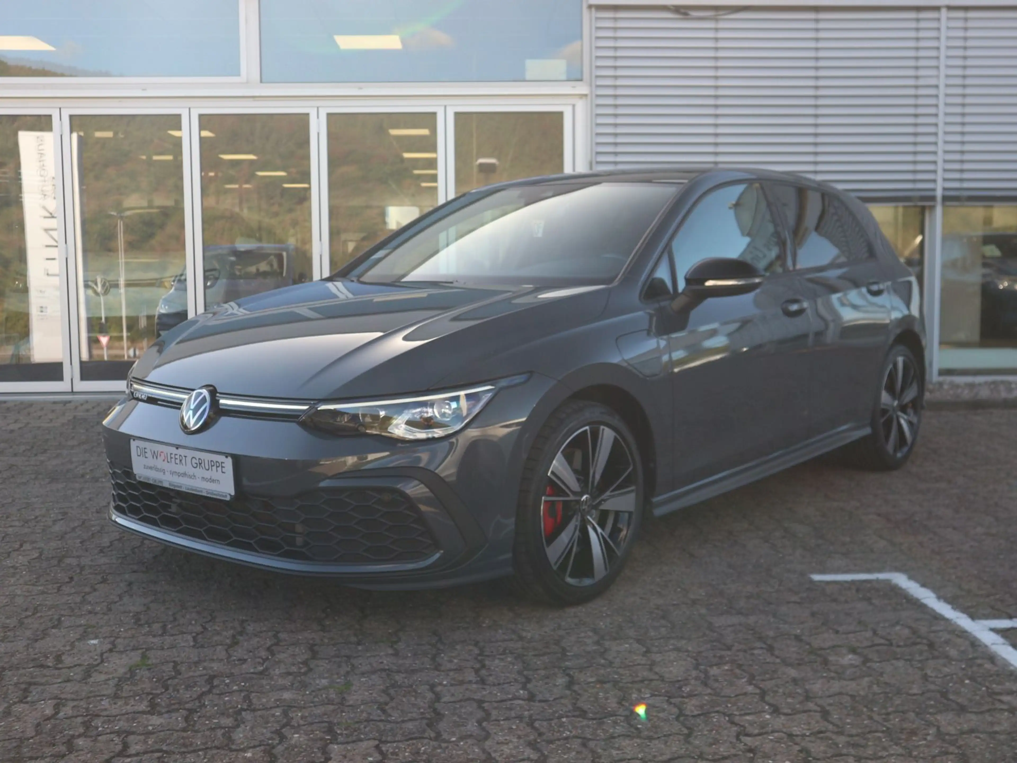 Volkswagen Golf GTE GTE 1.4 eHybrid DSG PANO ACC RFK BLACK — photo 2
