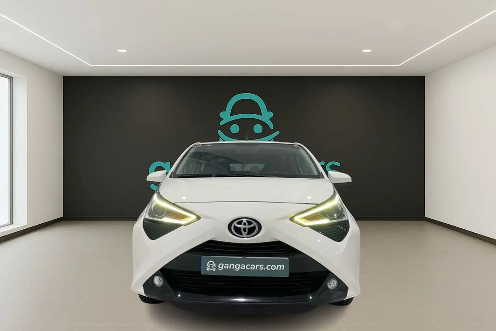 Toyota Aygo 70 x-play Blanco - 2